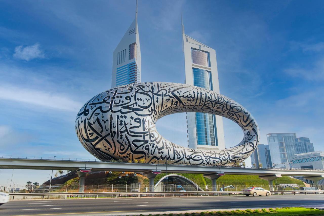 Jumeirah Emirates Towers Дубай Экстерьер фото