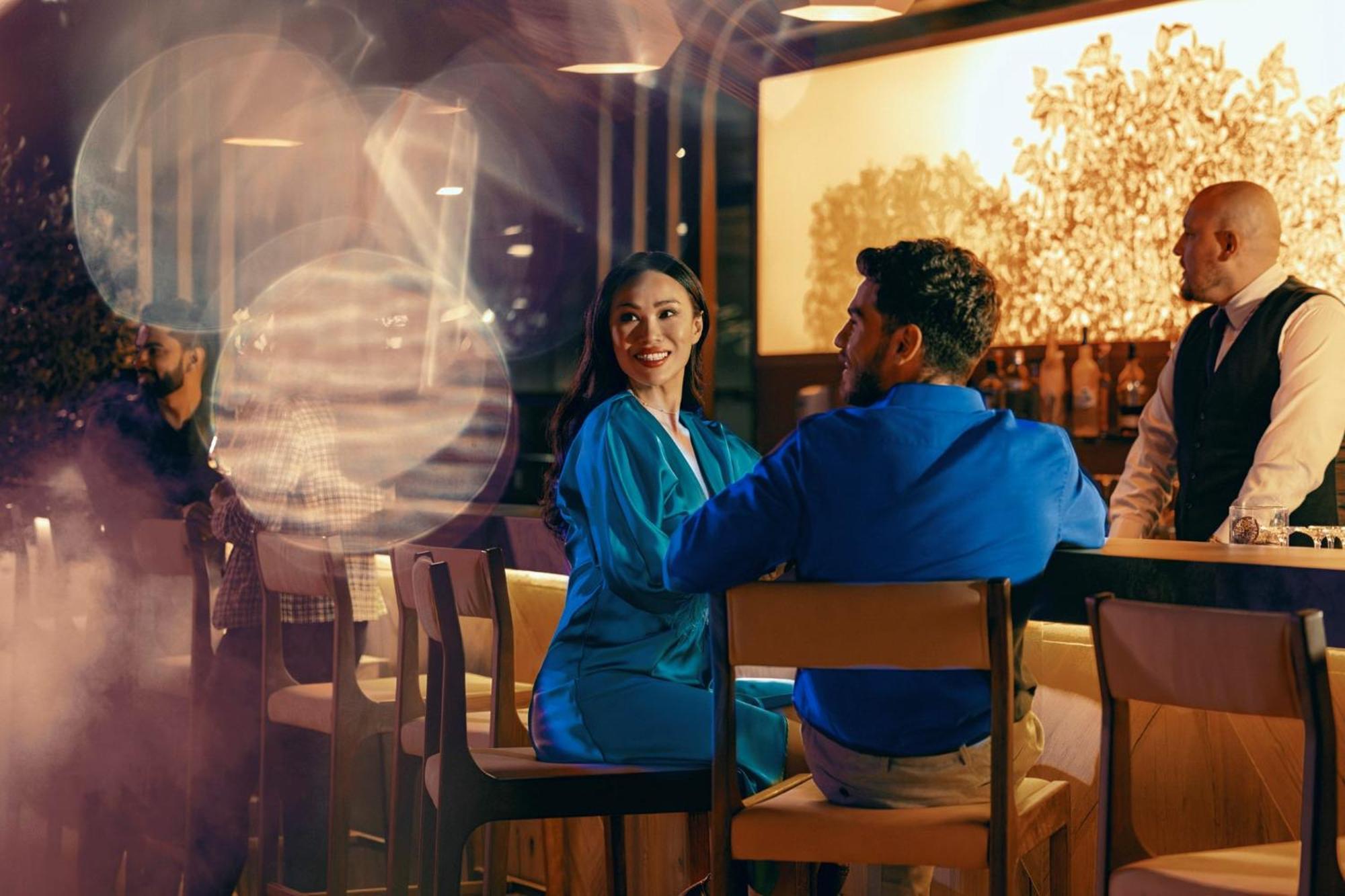 Jumeirah Emirates Towers Дубай Экстерьер фото The bar at the 2018 Dubai International Film Festival