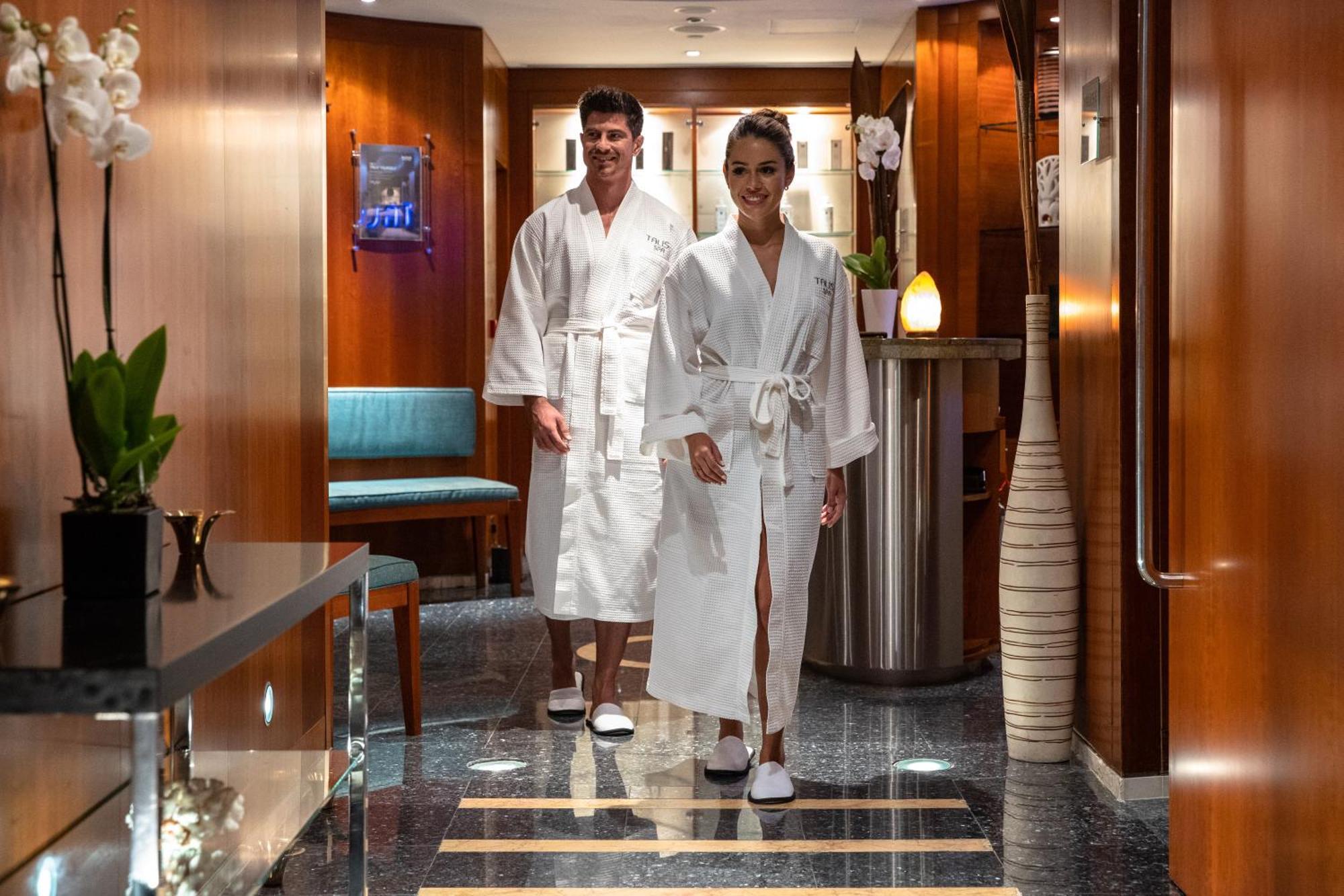 Jumeirah Emirates Towers Дубай Экстерьер фото The spa at the Four Seasons Hotel, Bangkok
